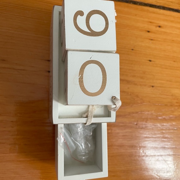 Countdown Block Calendar - Picture 3 of 6